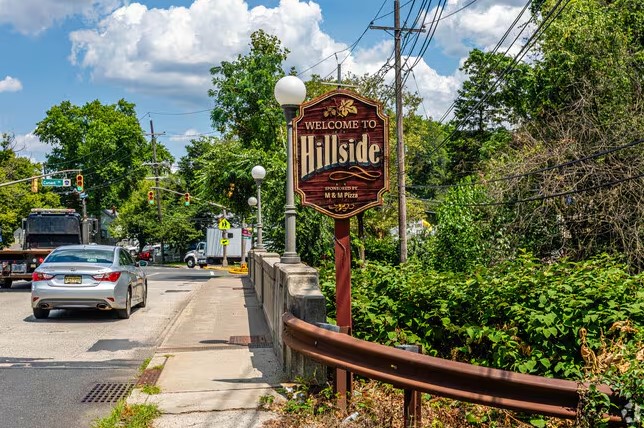 Dealership near me in Hillside NJ - used Cars for sale